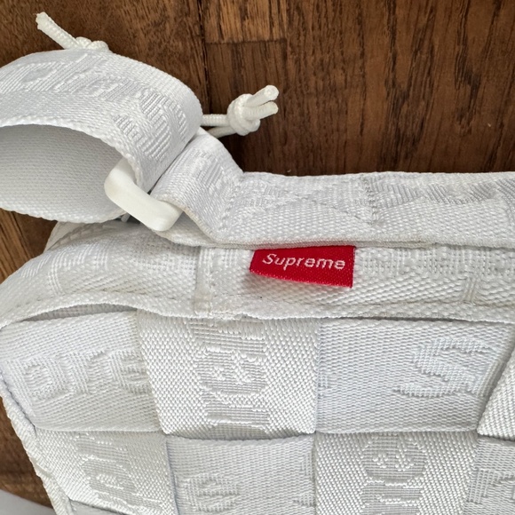 New Supreme Woven Shoulder Bag White SS23 Jacquard Adjustable HTF - Picture 3 of 14